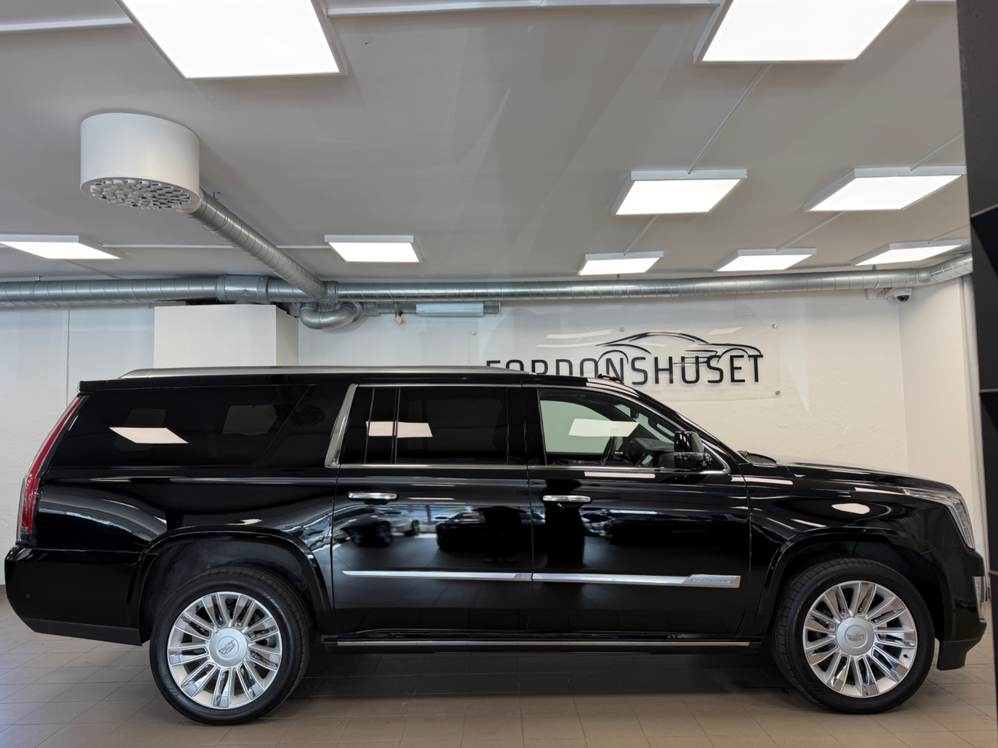 Cadillac Escalade 2017, photo 6/57