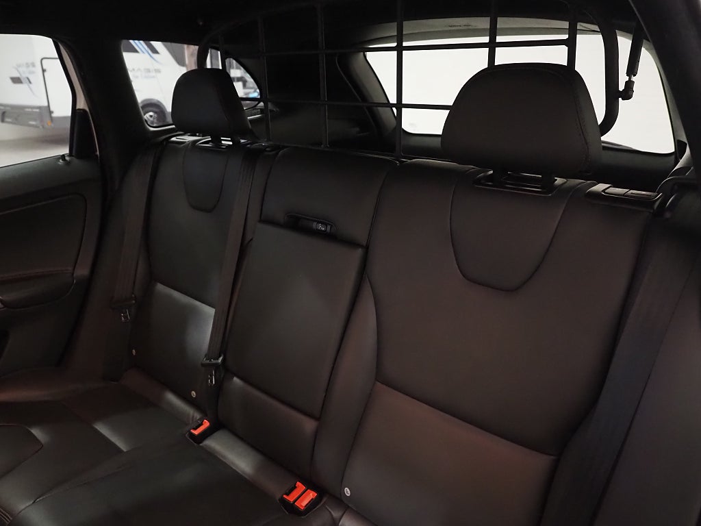 Volvo XC60 D4 190hk AWD Classic Summum | Drag | Kamera | Navi | 2017