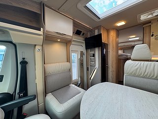 Husbil-halvintegrerad Eura Mobil Profila 720 EB 4 av 21