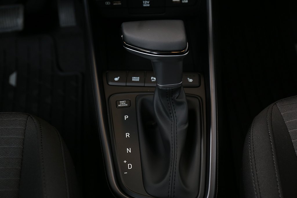Hyundai i20 1.0T Mildhybrid Essential Automat 2025