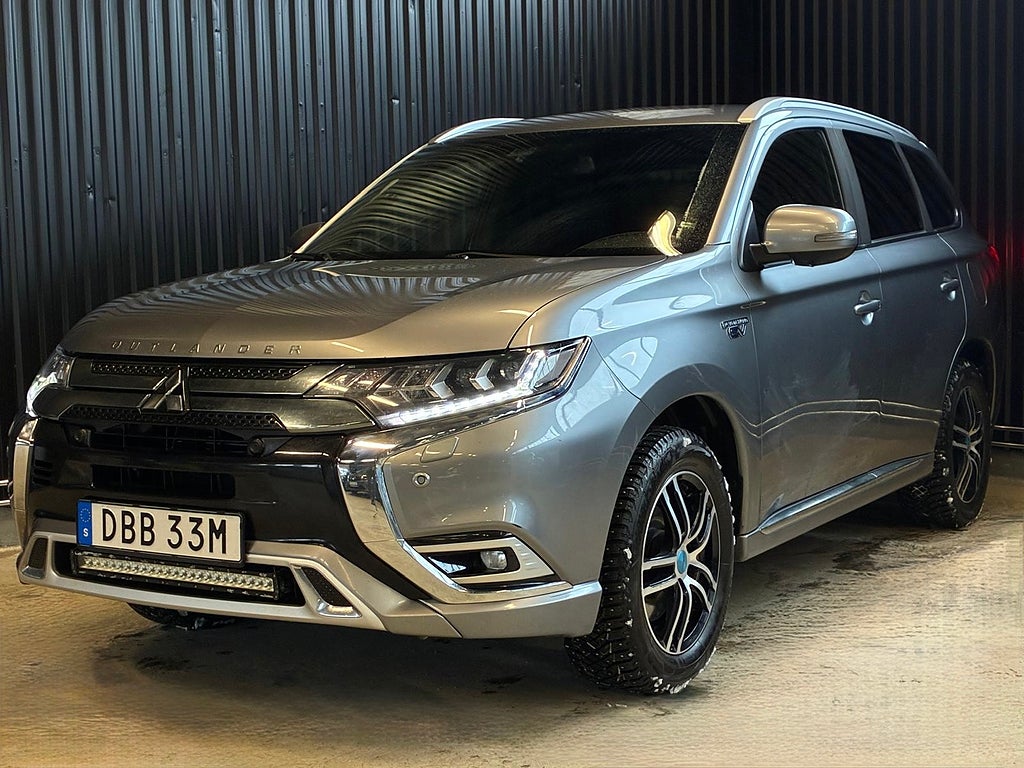 Mitsubishi Outlander PHEV CVT BUISNESS 360* / VÄRMARE / LEASEBAR / 224Hk