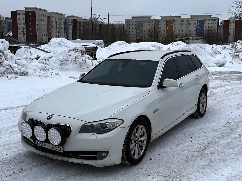 BMW 520d Touring Steptronic Motorvärmare Keyless 650kr/Månaden
