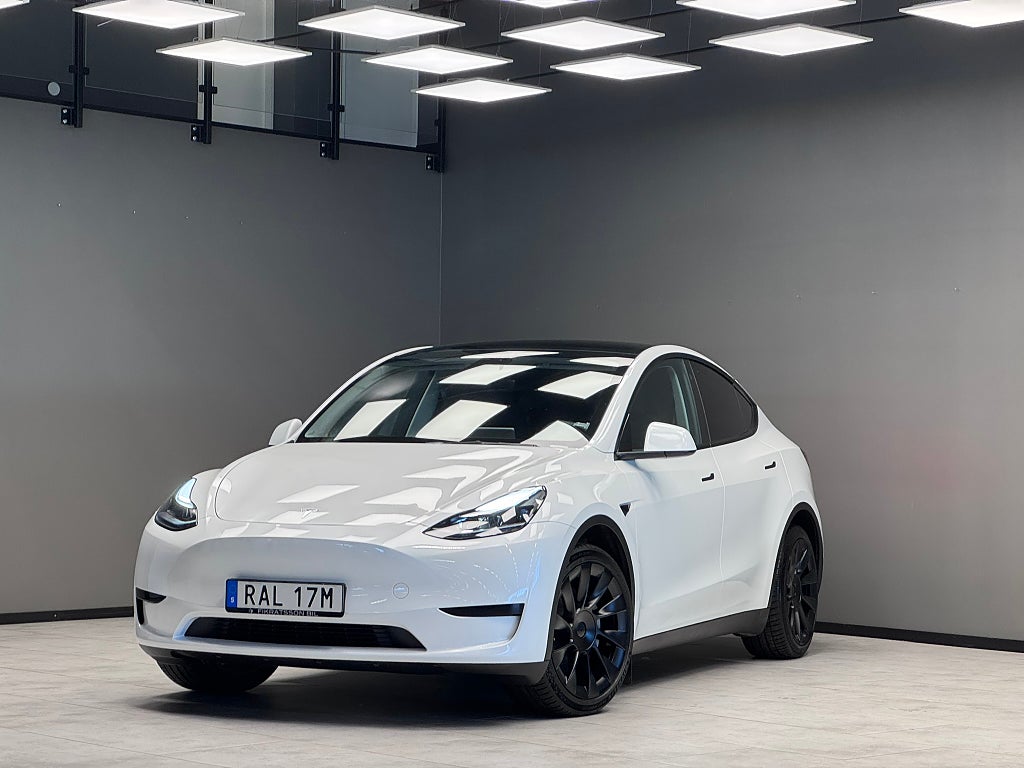 Tesla Model Y Standard Range RWD / Värmare