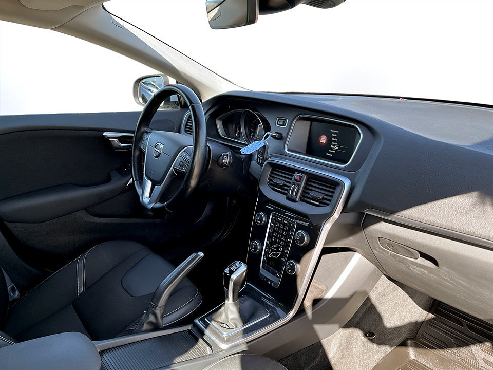 Bild på Volvo V40 D2 Momentum 120hk B-KAMERA PANO