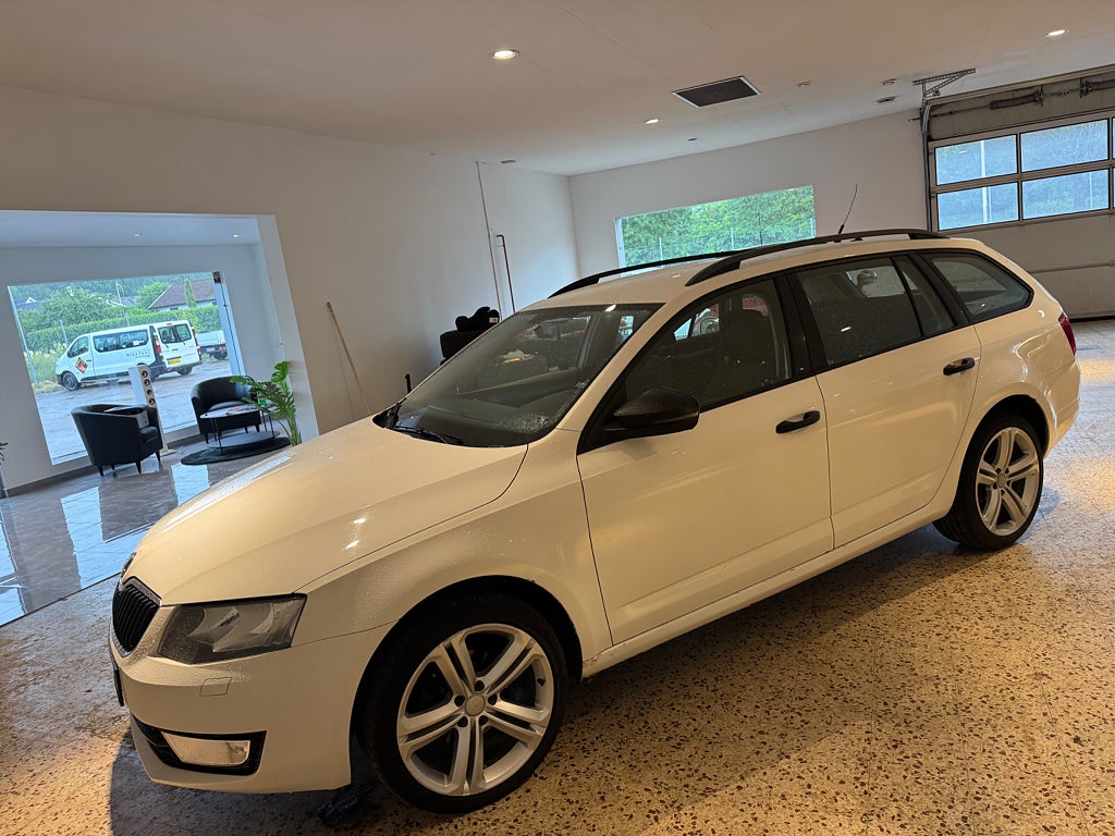 Skoda Octavia  1.6tdi  4x4  ny bes ny servad Euro 6
