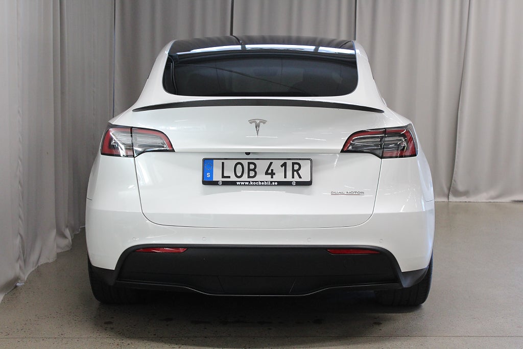 Tesla Model Y Performance 534 HK, Värmepump, Drag, 21 Uberturbine
