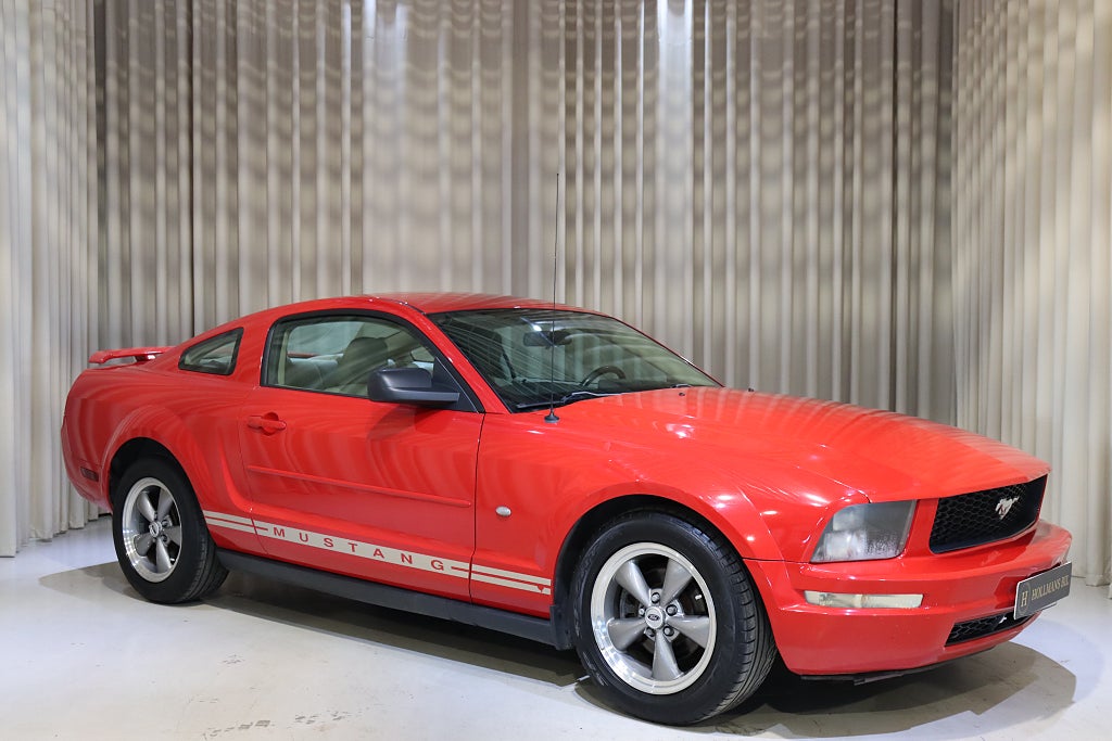 Ford Mustang V6 Automat 213HK Coupe