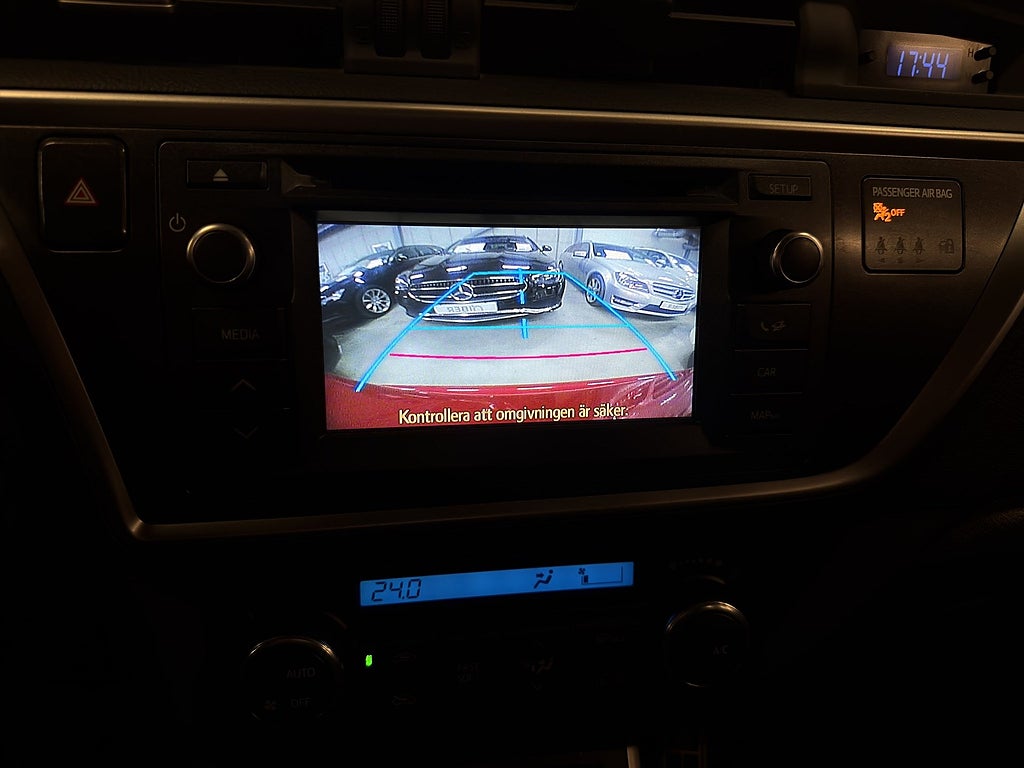 Toyota Auris Hybrid e-CVT, Navi, Kamera, 3 brukare