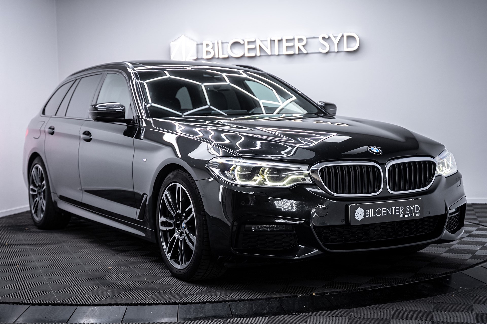 BMW 530 d xDrive Touring M-Sport 2020, bild 2/67