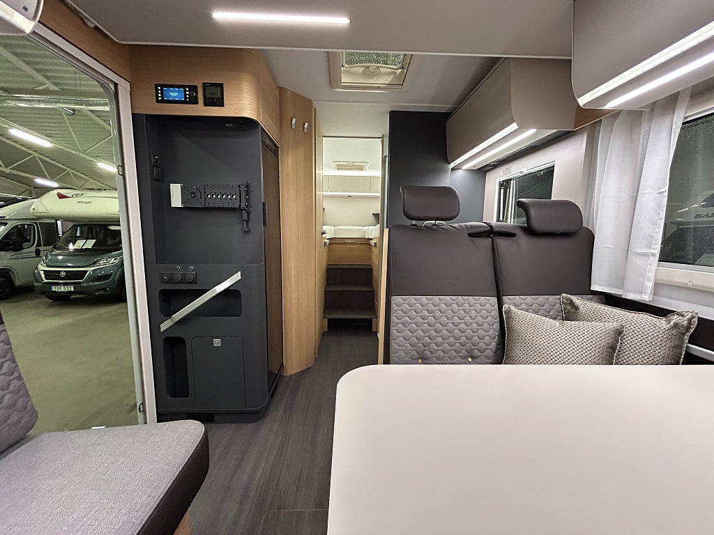 Adria Matrix Axess 670 SL / Taksäng / B-kort / Automat 140hk - Adria