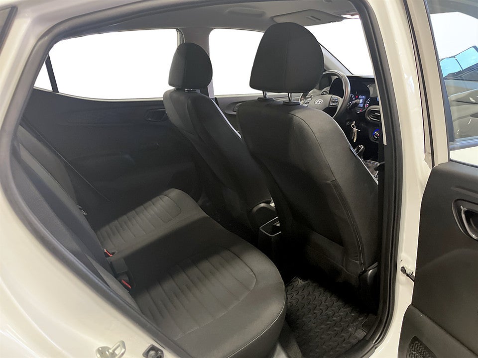 Bild på Hyundai i10 Essential 1.0 blue AMT 67hk CARPLAY RATTVÄRME