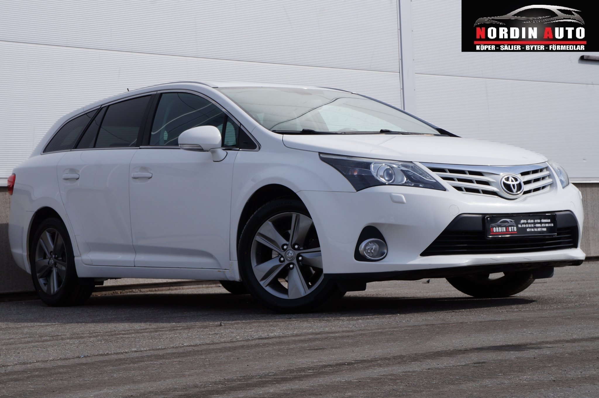 Toyota Avensis 2.0 D KOMBI 2014, bild 5/10