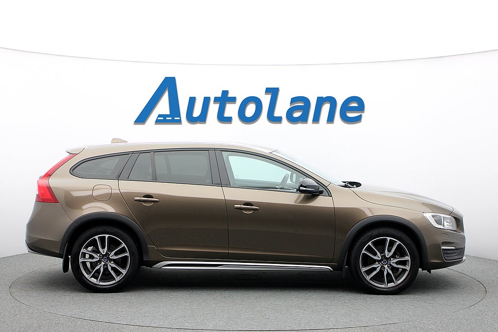 Volvo V60 Cross Country D4 AWD Summum, Kamera, Drag, Värmare, Keyless