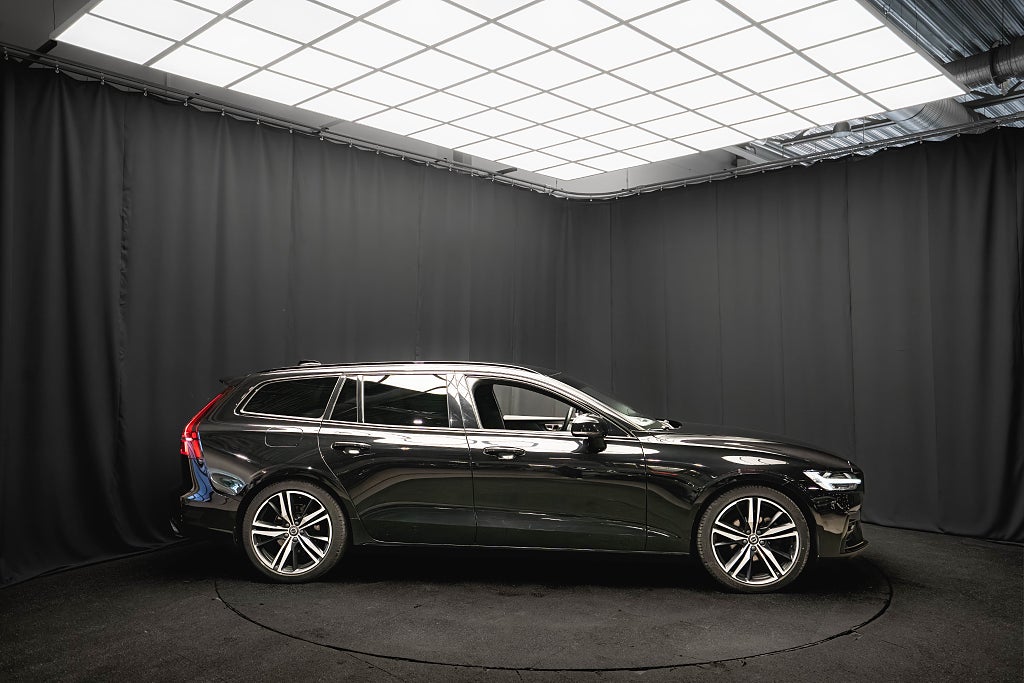 Volvo V60 B3 R-Design DRAG H/K LÄDER ELSTOL 19'' KAMERA BLIS