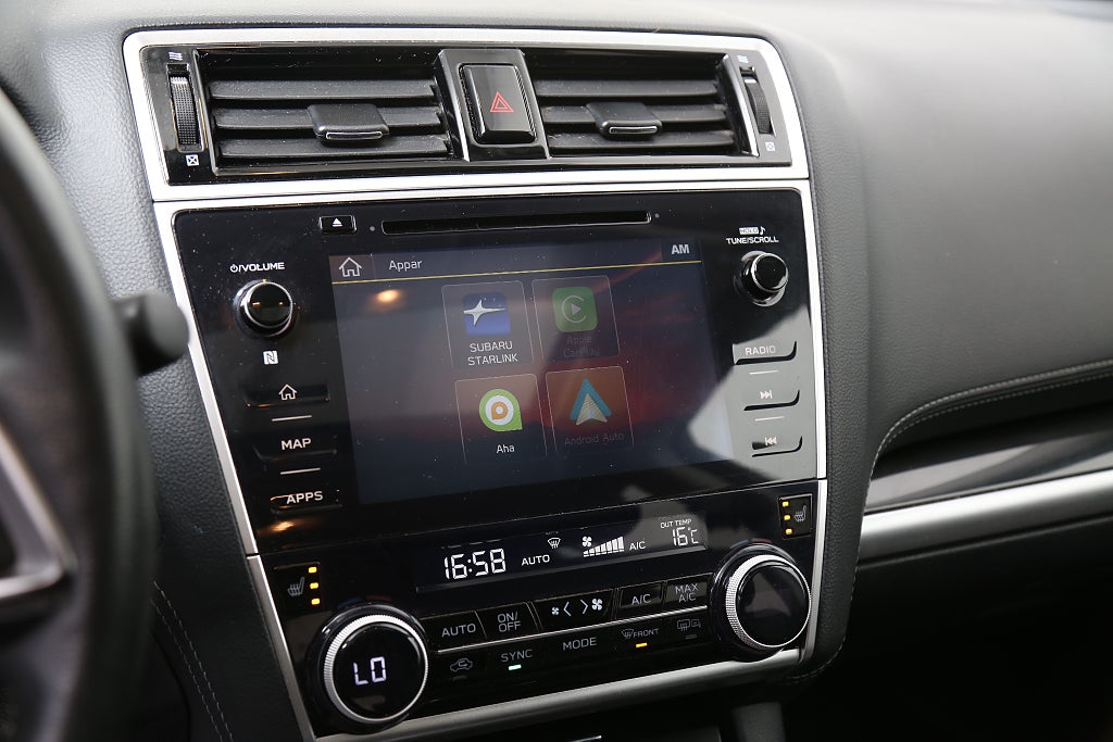 Subaru Outback 2,5i 175hk Summit AWD Taklucka H/K Skinn Extraljus Drag 2019