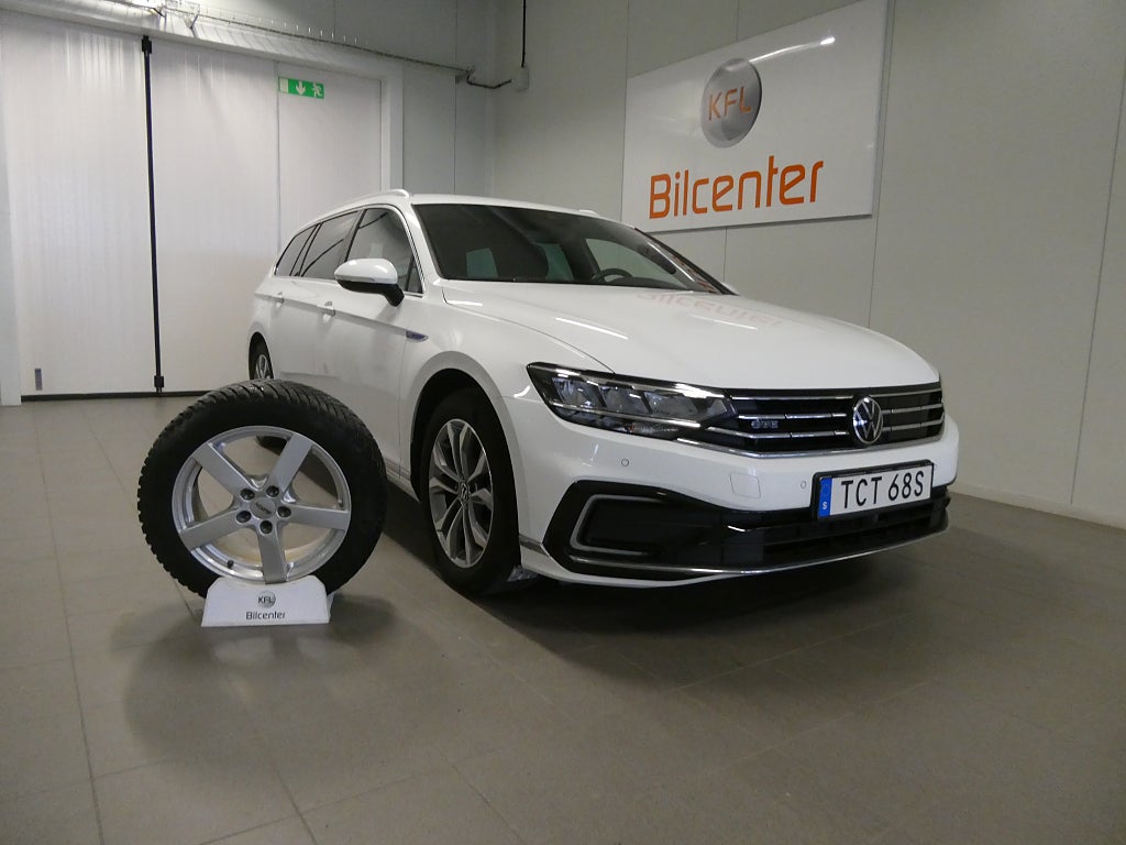 Volkswagen Passat GTE 1.4 *RÄNTA3,99%* Aut-Drag-Kamera-Värm-Navi-SoV
