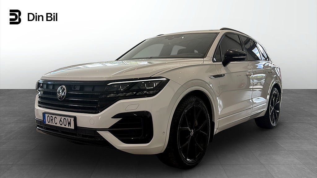 Volkswagen Touareg R-line 3.0 TSI E-HYBRID Moms/Värmare/Panorama