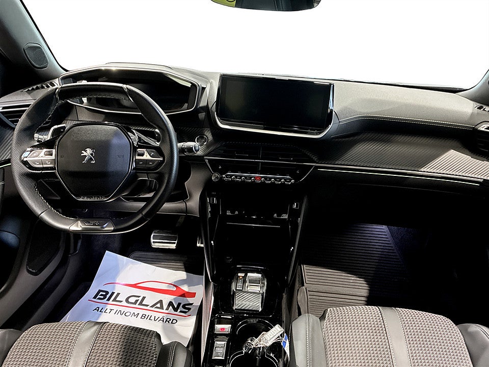 Bild på Peugeot 2008 GT 1.2 PT 130hk Aut B-KAMERA CARPLAY