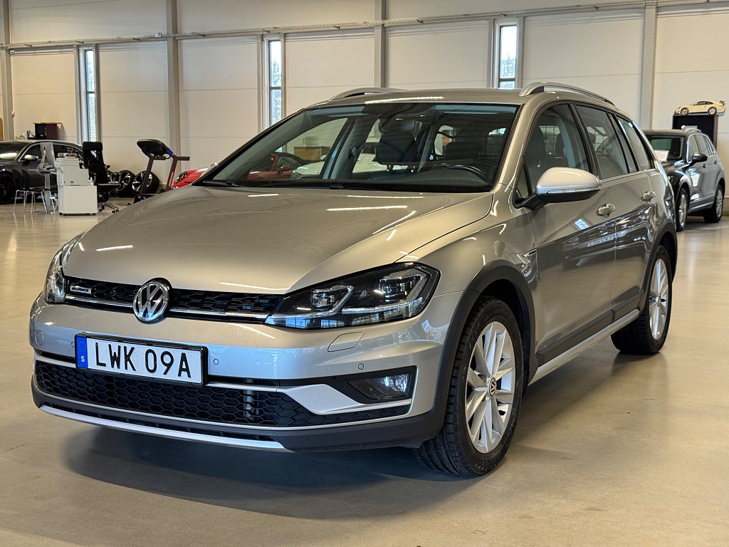 Volkswagen Golf Alltrack 2.0 TDI AUT DRAG VÄRMARE V-HJUL KAMREM BYTT FULLSERVAD 