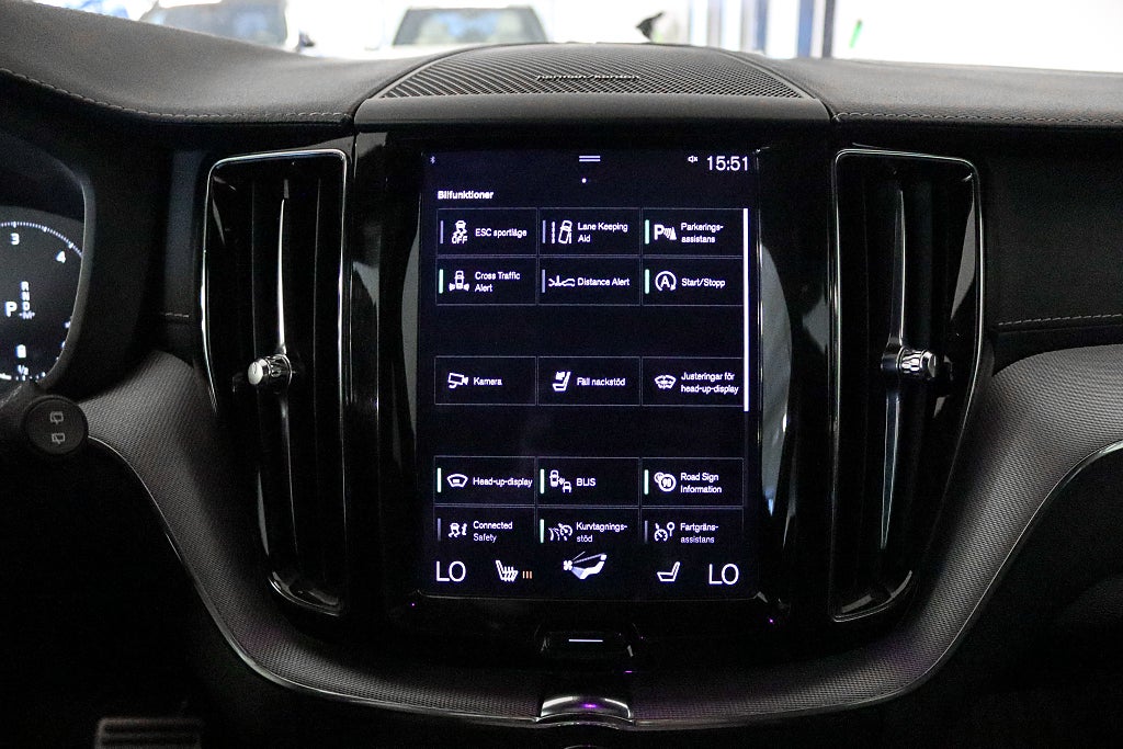 Volvo XC60 B5 AWD R-Design H/K Panorama HuD 360° Dragkrok VOC