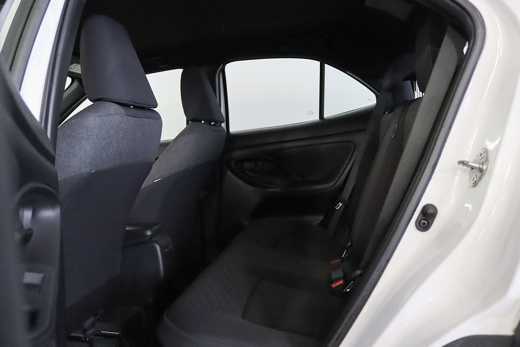 Toyota Yaris Cross Hybrid AWD-i e-CVT Active Plus Navi