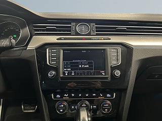 Volkswagen Passat Alltrack 2.0 TDI 4M DSG Drag/Kamera/Dvärm/LEDramp/Skinn/S&V-Däck – bild 11