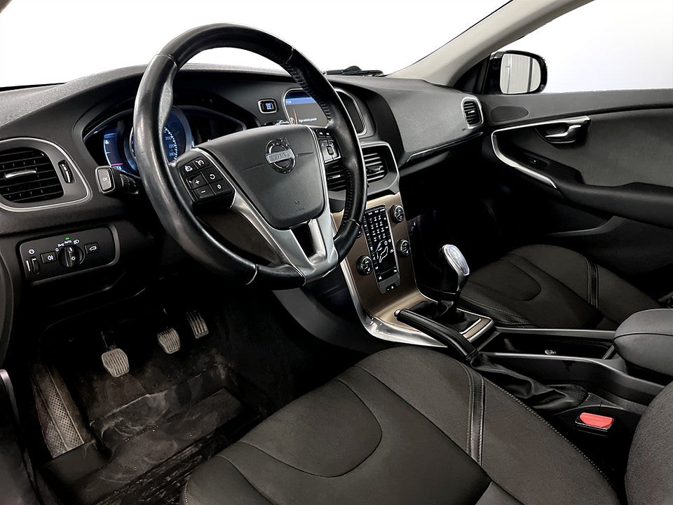 Bild på Volvo V40 Cross Country Momentum D2 B-KAMERA VOC & NAVI 115hk