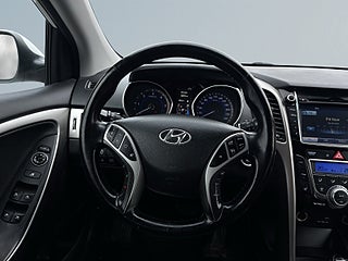 Hyundai i30 1.6 CRDi DCT Premium Darg/Navi/Kamera/Rattvärm/MoK – bild 9