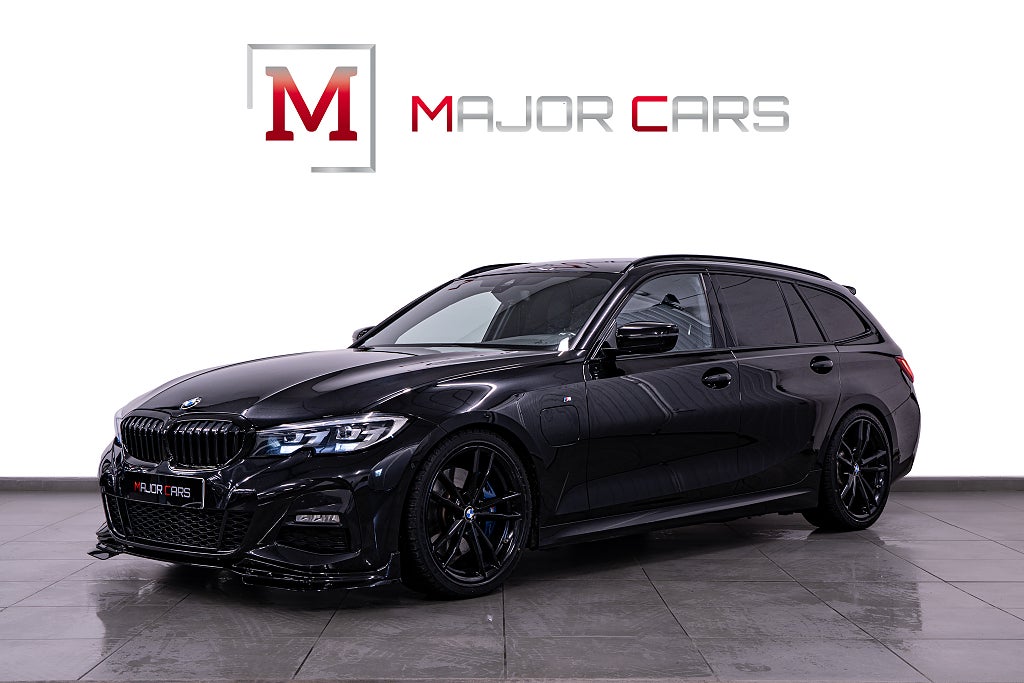 BMW 330e M Sport Cockpit NaviPro HiFi Shadowline+ 19" Drag 292hk