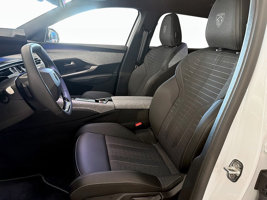 Bild på Peugeot 5008 GT Hybrid 145hk Aut - NYA VINTERHJUL INGÅR!