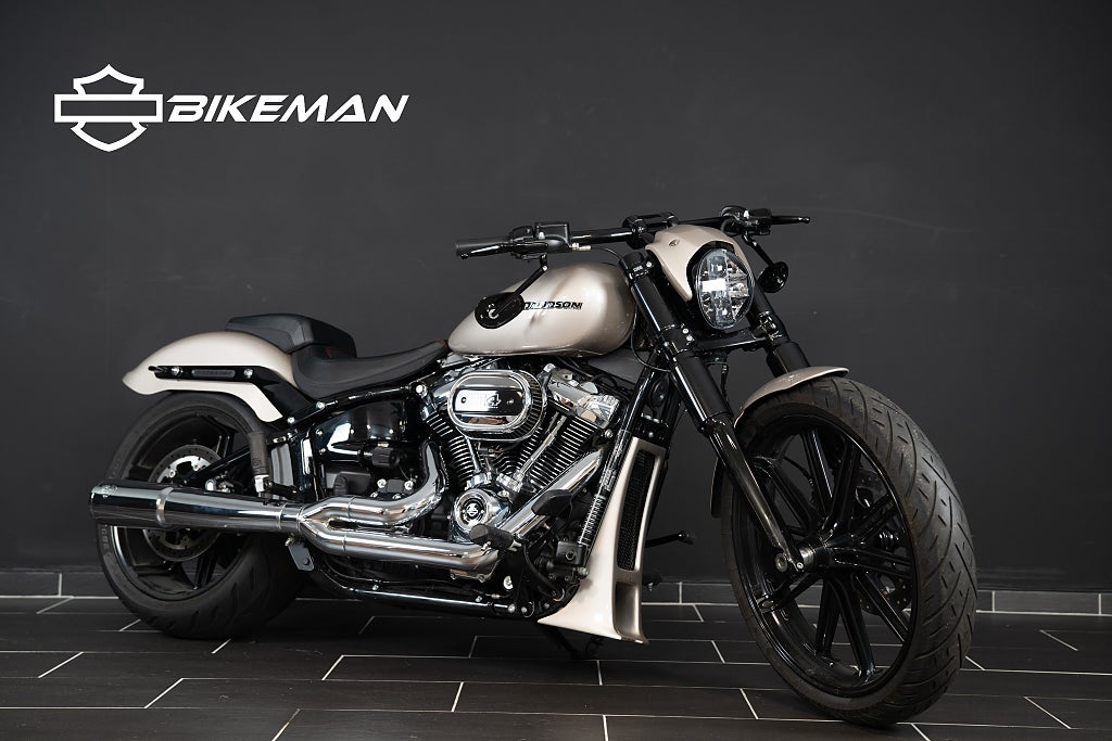 Harley-Davidson Breakout V&H 2-1 Pro Pipe 