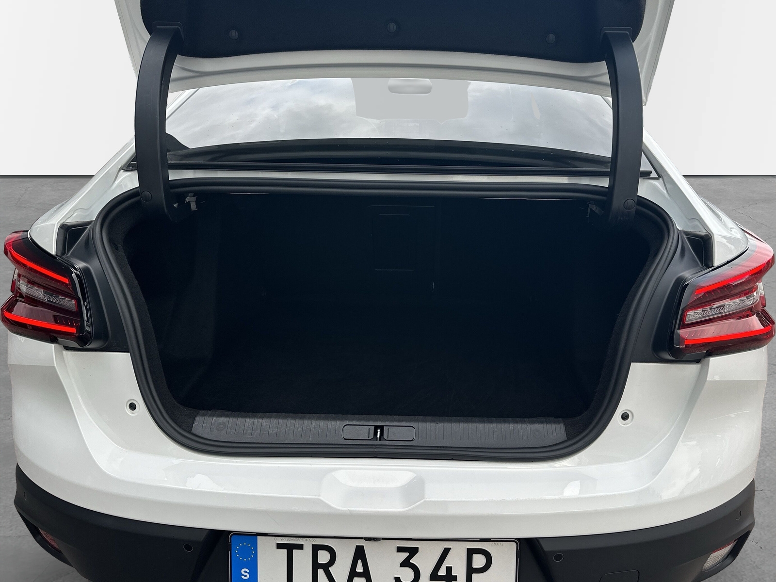 Citroen C4 X SHINE 1.2 PT Automat 2023, kuva 7/10