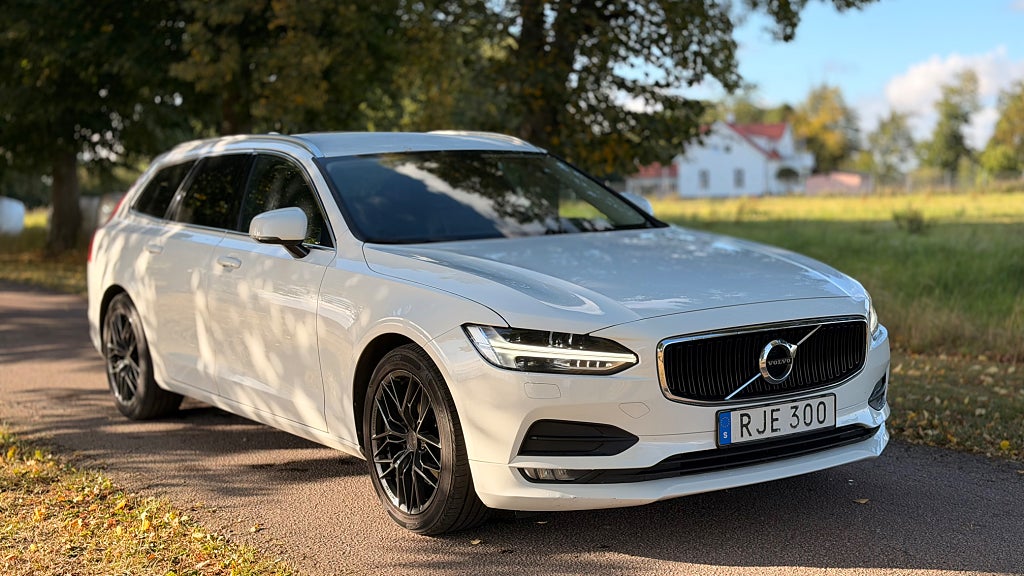 Volvo V90 D4 AWD Geartronic, Svensksåld. Business Advanced Skinn
