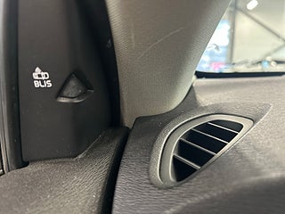 Volvo V40 Cross Country D2 Momentum Drag/D-värme/Navi/S&V