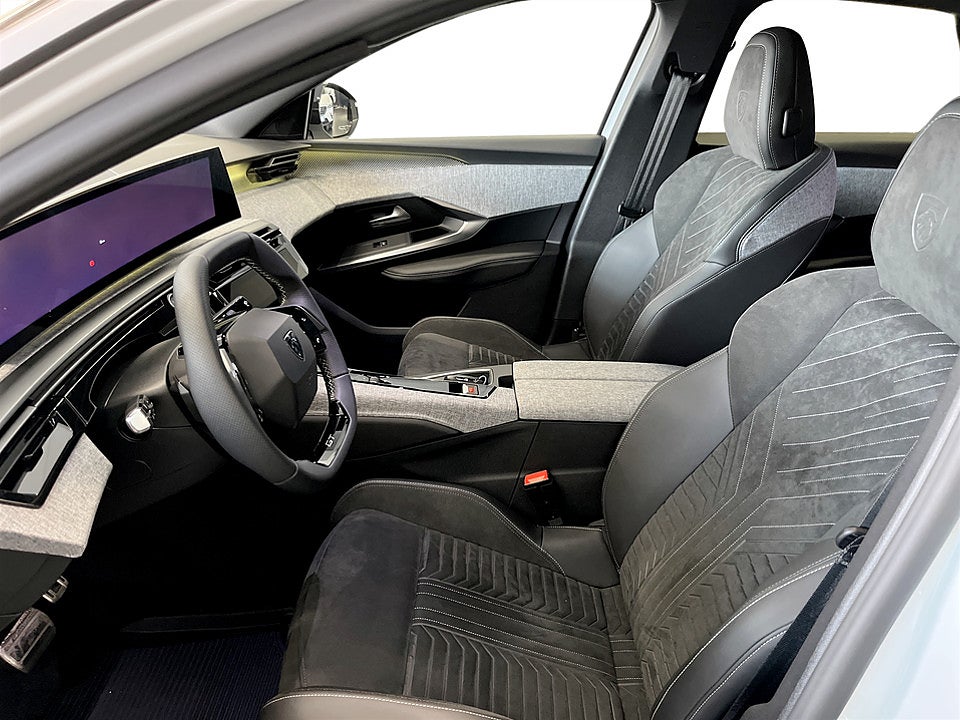 Bild på Peugeot E-3008 GT 214hk Aut KAMPANJRÄNTA 3,99%