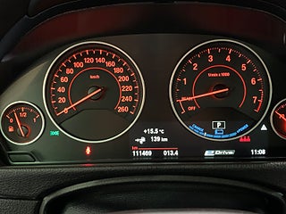 Sedan BMW 330e 13 av 24