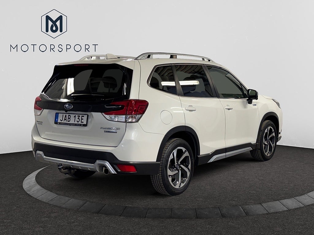 Subaru Forester e-Boxer XFuel 4WD Aut Ridge Navi Drag Kamera Adp-fart bild 7