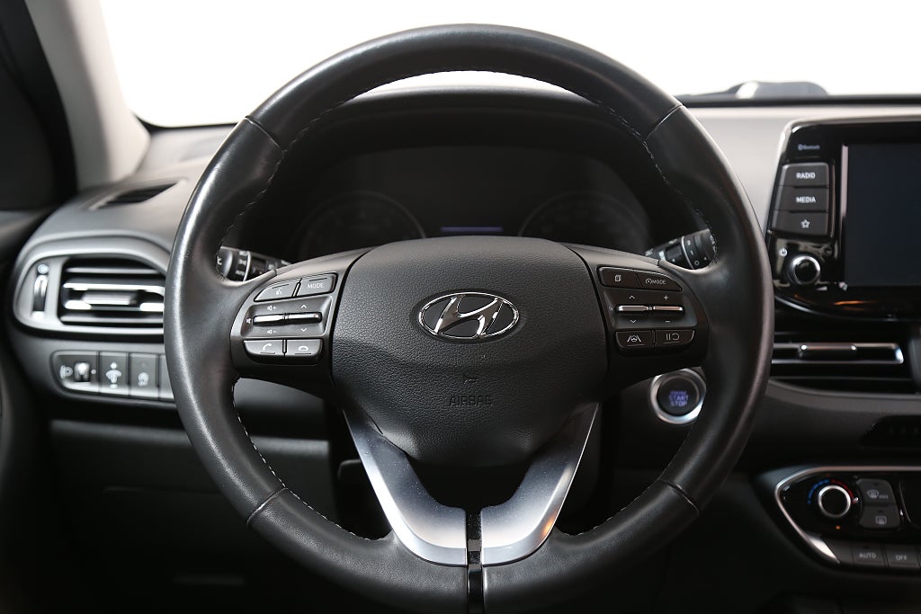Hyundai i30 1,0 T-GDi FWD 48V MHEV Essential 120hk Kombi 1ägare 2021