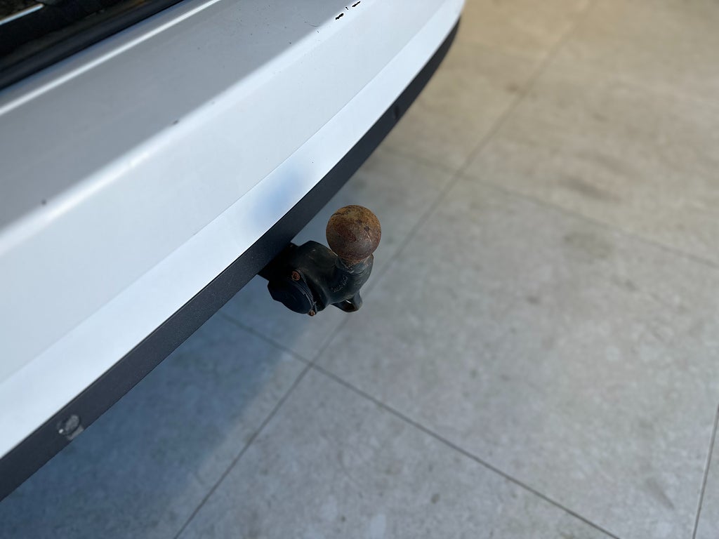 Skoda Superb Kombi 2.0 TDI 4x4 Business L&K/B-Kamera/Fjärr-Värm/Drag