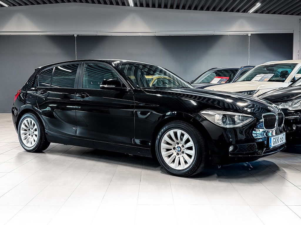 BMW 120D 5-dörrars Advantage Plus, Luxury Line H&K Xenon PDC