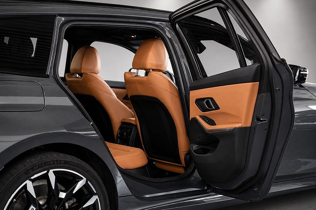 BMW 330e