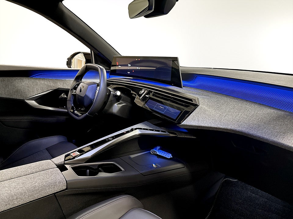 Bild på Peugeot 5008 GT Hybrid 1.2 PT 145hk Aut B-KAMERA CARPLAY