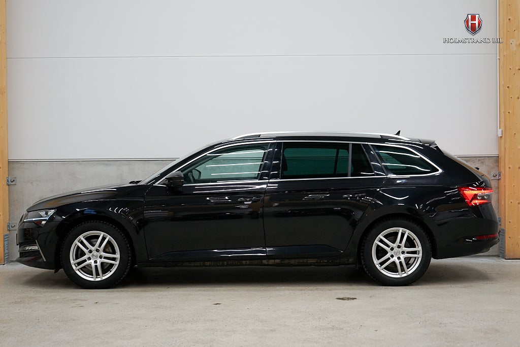 Skoda Superb iV Combi 1.4 TSI iV Business Cockpit Drag Läder Kamera