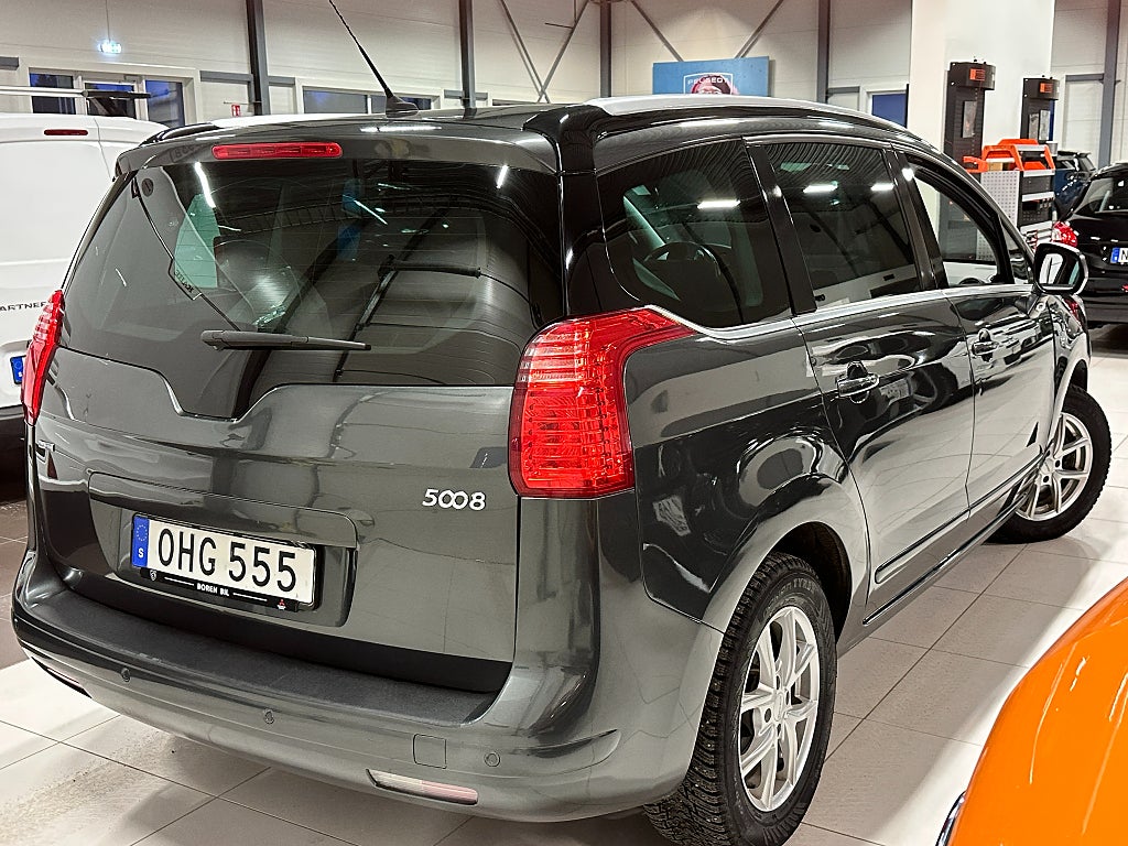 Peugeot 5008 Allure 1.6 BlueHDi 7-sits 120hk B-kam, Navi, Panorama thumbnail