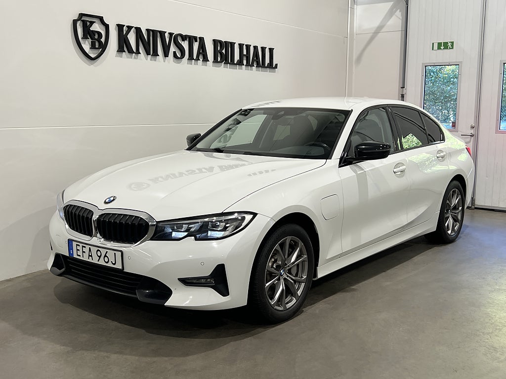 BMW 330e Sedan Steptronic Sport Line Moms Navi 292hk