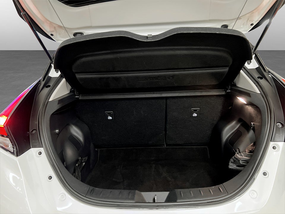 Bild på Nissan Leaf N-Connecta 5D 39kWh 150hk Aut P-SENSORER NAVI