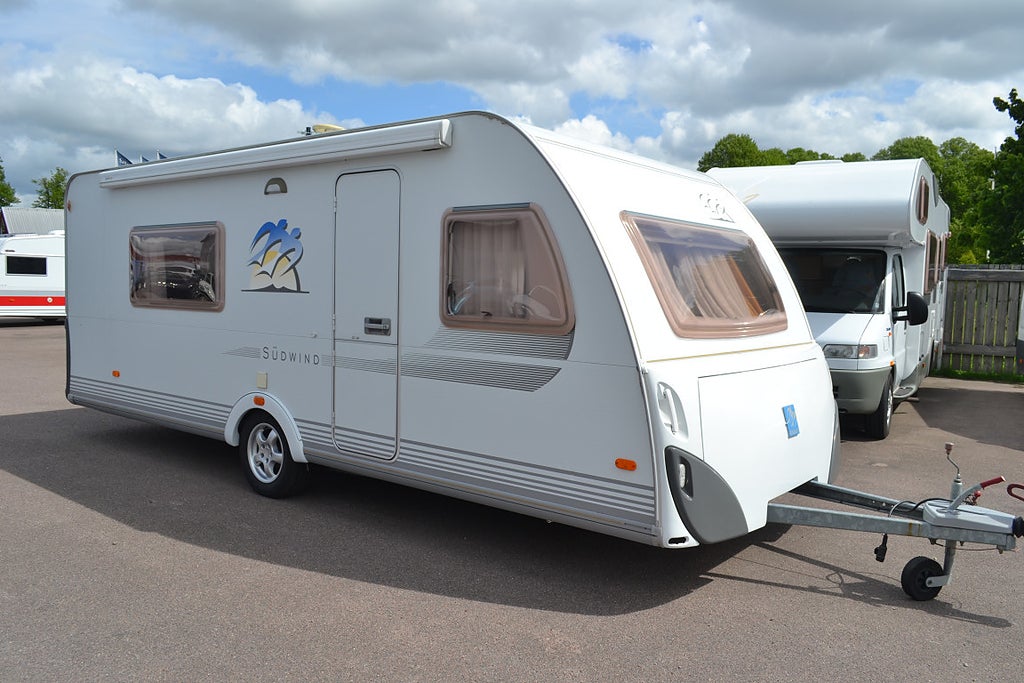 Knaus SÜDWIND 580 Låga Långbäddar & Toa & dusch bak