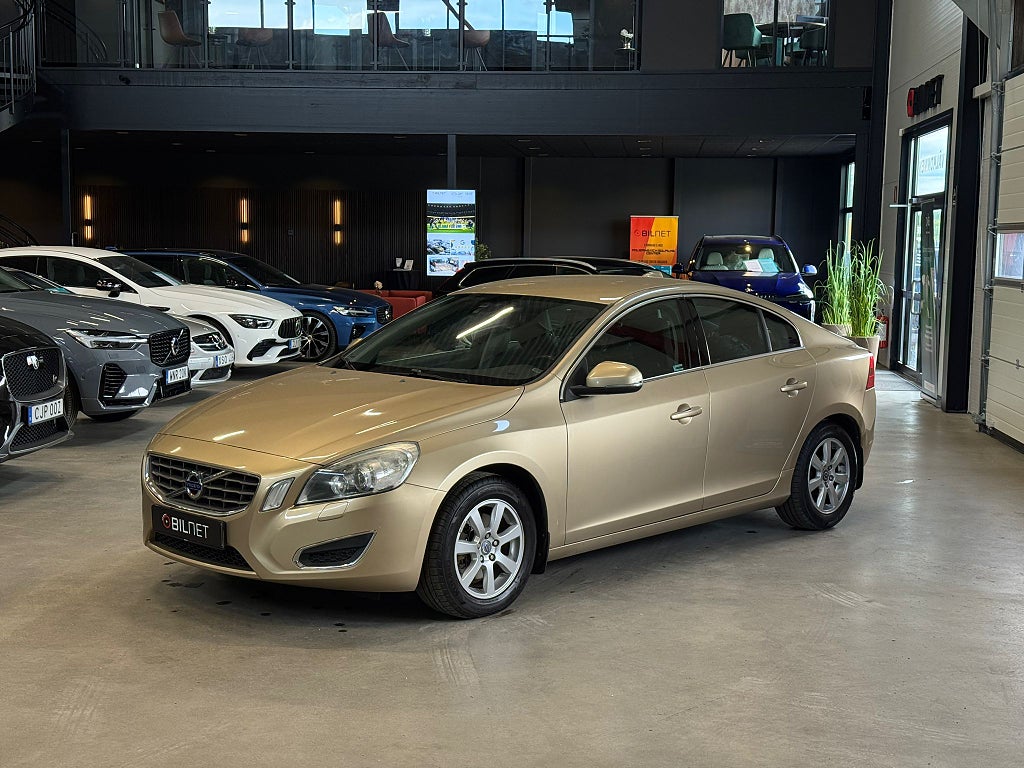 Volvo S60 D5 Automat Momentum *3,99%* Värmare Kamrem Bytt