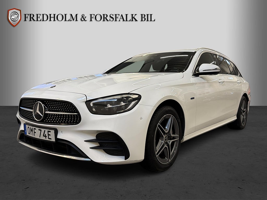 Mercedes-Benz E 300 de 4MATIC AMG Burmester Widescreen Navi Night Drag