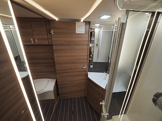 Husbil-integrerad Knaus Sun I 900 LEG 15 av 28